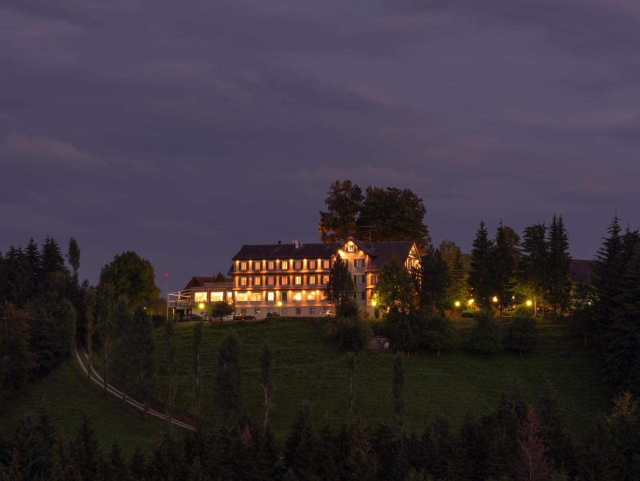 Landgasthof Hotel Menzberg Exterior foto